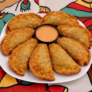 7 Pastelitos Chicken